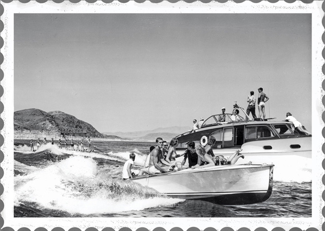BW28 - Boats Black & White Greeting Card